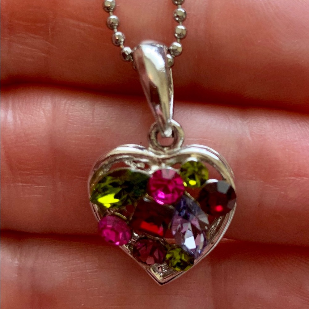 So pretty! Cookie Lee heart multi color necklace💖